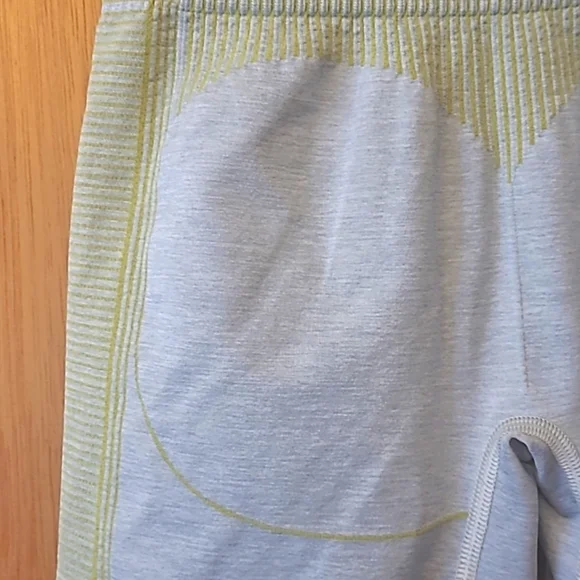 Gymshark "Hyper Amplify" bike shorts in "Marl Gray/Lime Green", size XS. - Picture 10 of 10